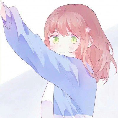 老人烧杨絮险些点着全村